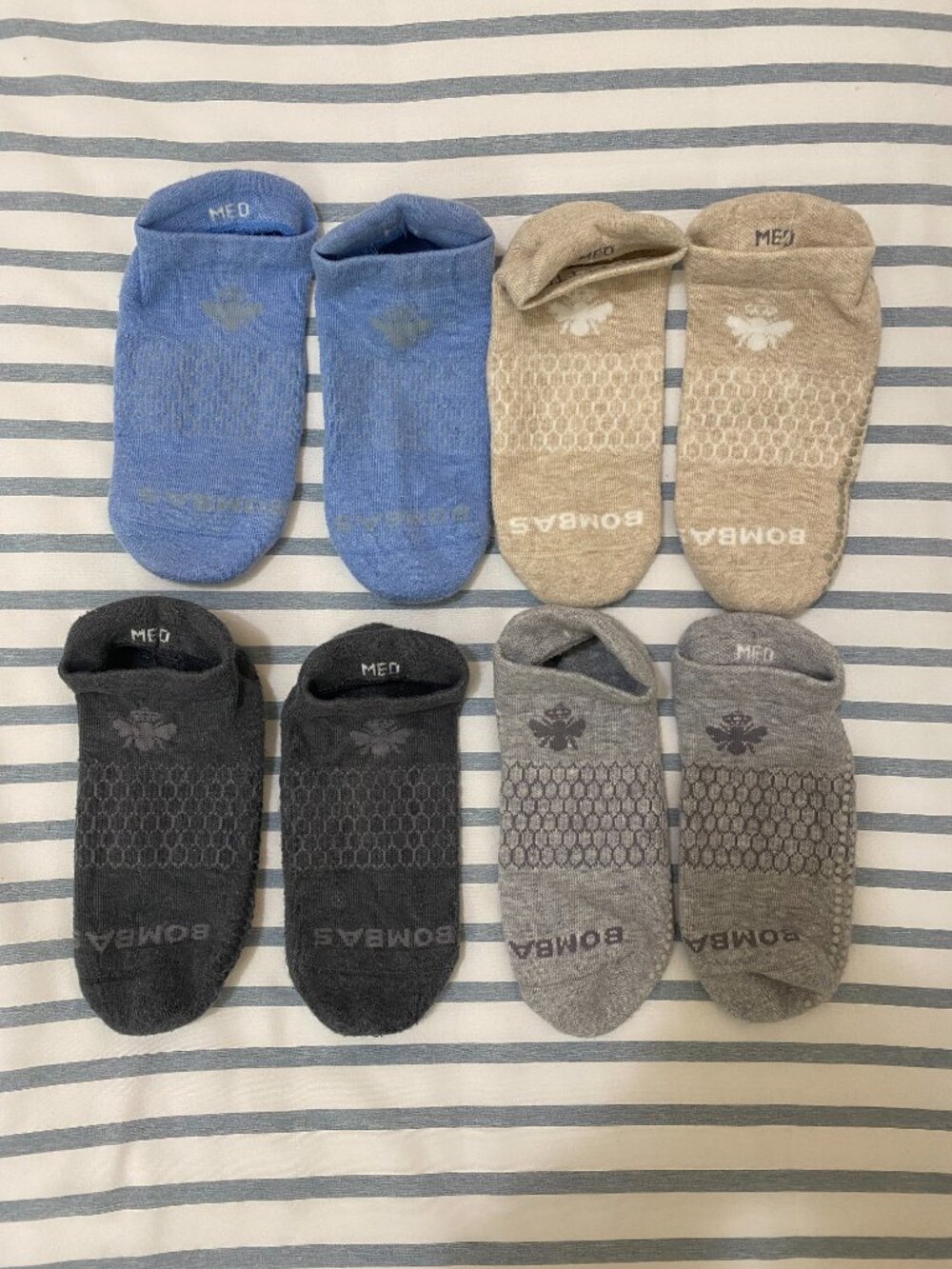 Bombas Gripper Ankle Socks – 4 Pair (Light Blue Beige Light Grey Dark) Size M - Picture 2 of 10